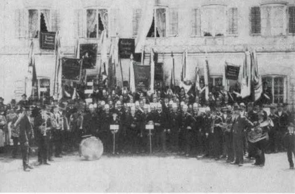 Fahnenweihe Geltolfing 1901.png